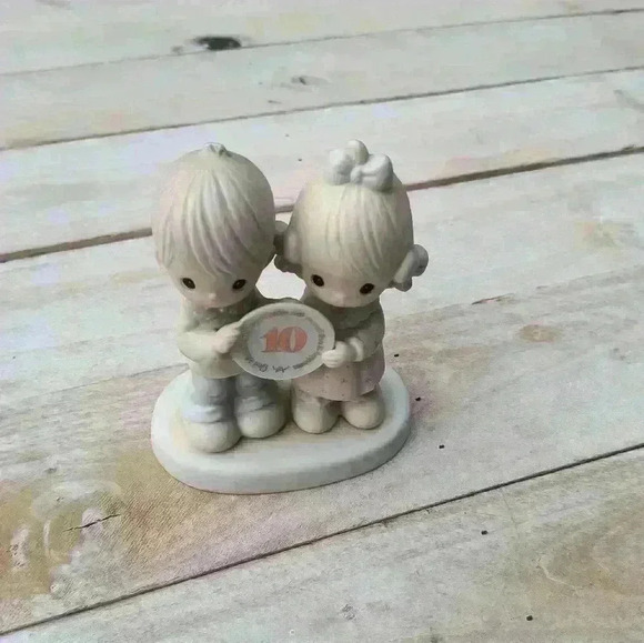 Precious Moments Figurine E-2856 God Blessed Our Years 10 Anniversary Love 5.5" - Picture 1 of 8
